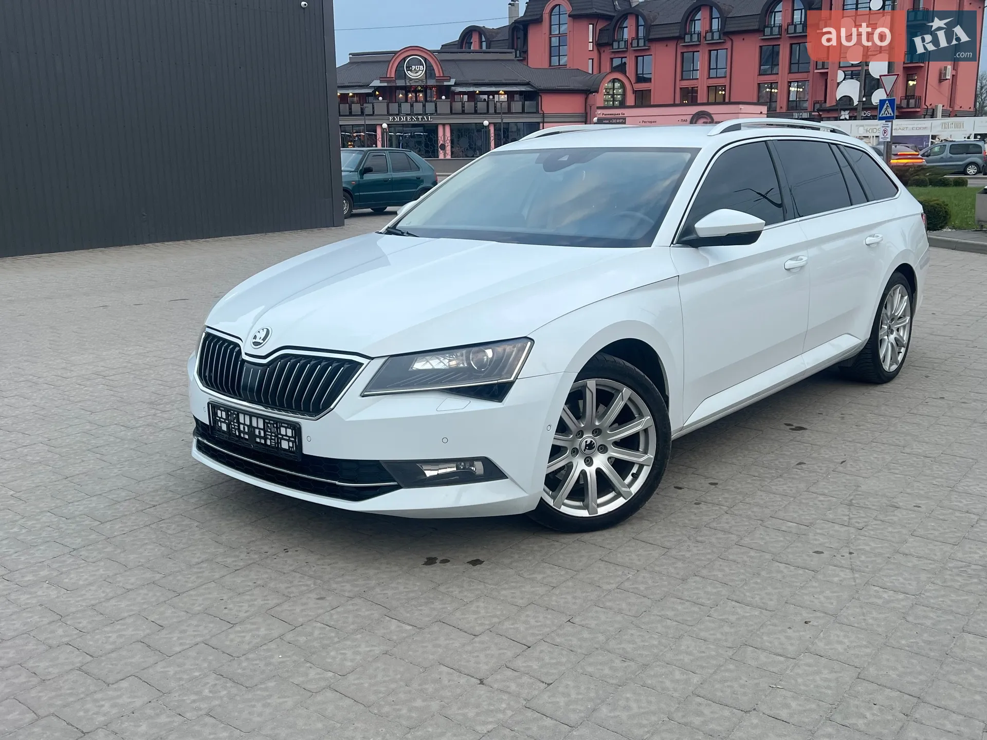 2016 Skoda Superb - мініатюра 10