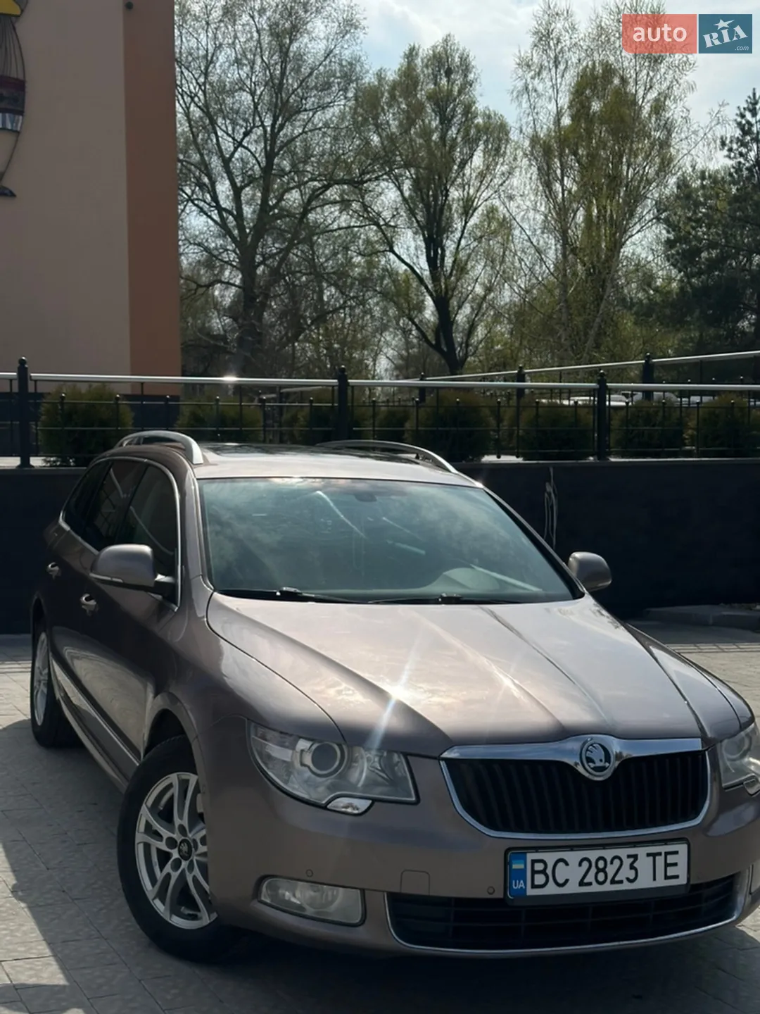 2010 Skoda Superb - мініатюра 6