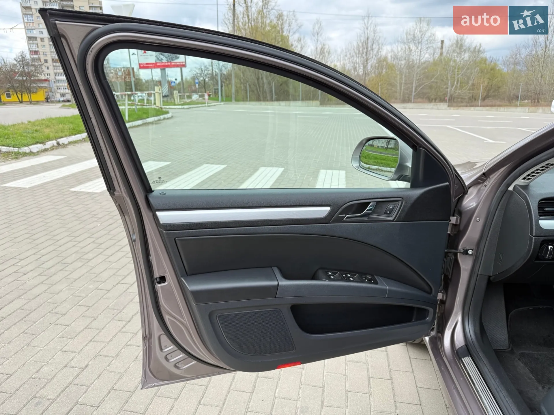 2011 Skoda Superb - мініатюра 28
