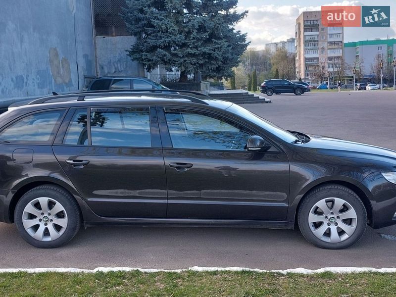 Универсал Skoda Superb 2011 в Ровно