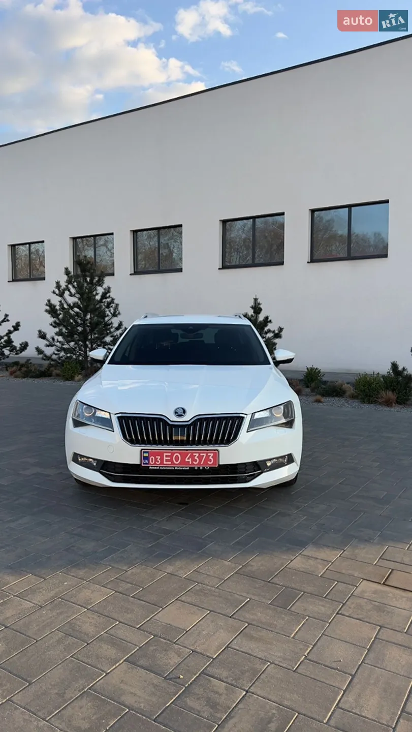 2017 Skoda Superb - мініатюра 8