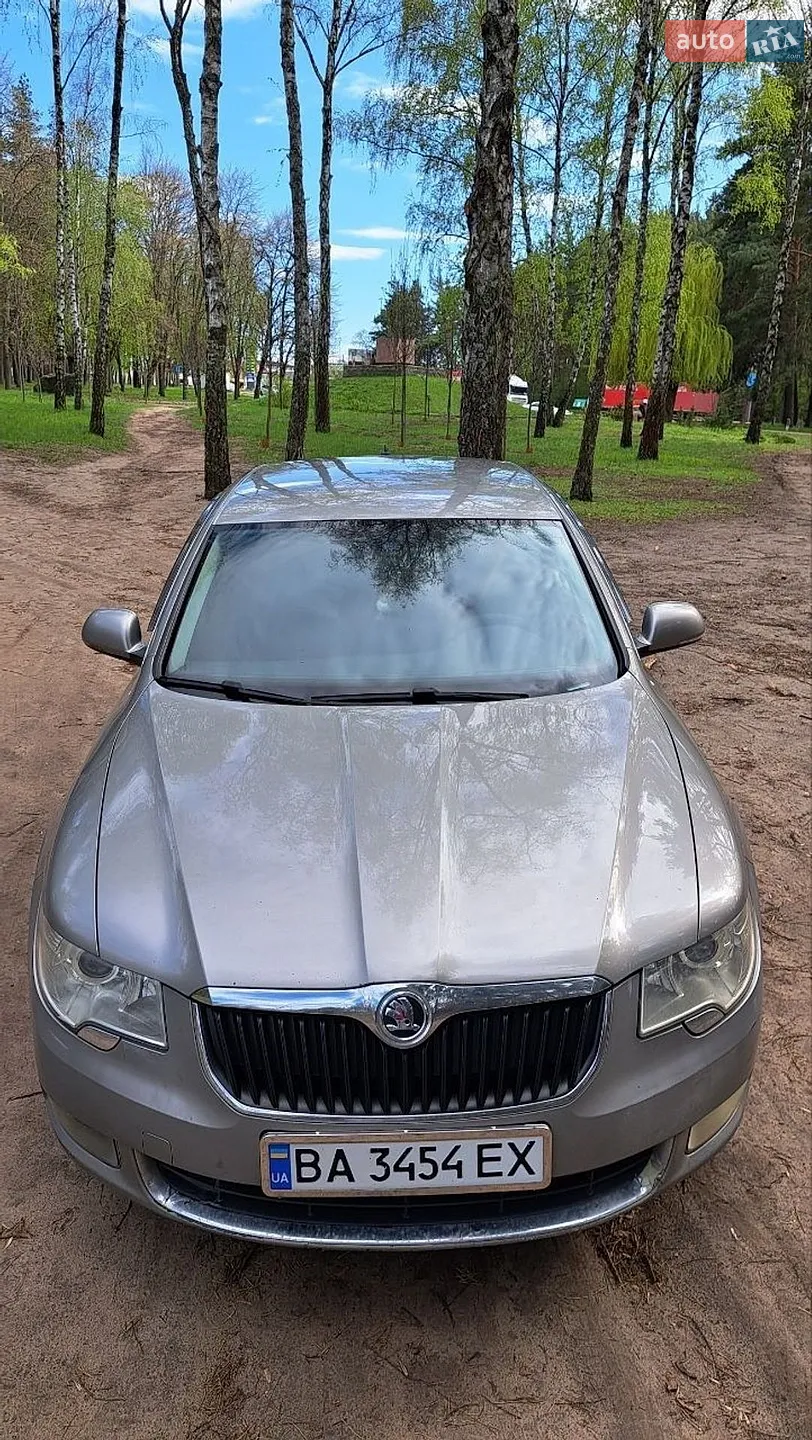2010 Skoda Superb - мініатюра 4