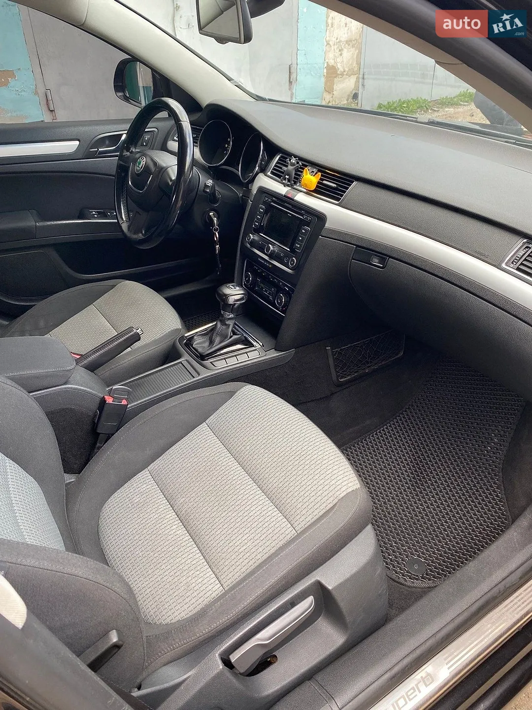 2010 Skoda Superb - мініатюра 11