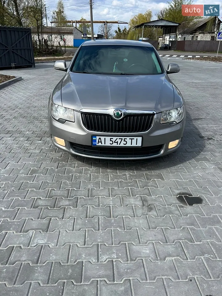 2010 Skoda Superb - мініатюра 12