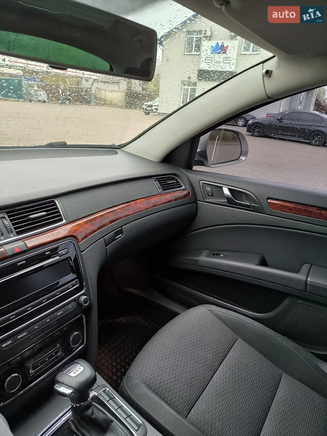 2010 Skoda Superb - мініатюра 23