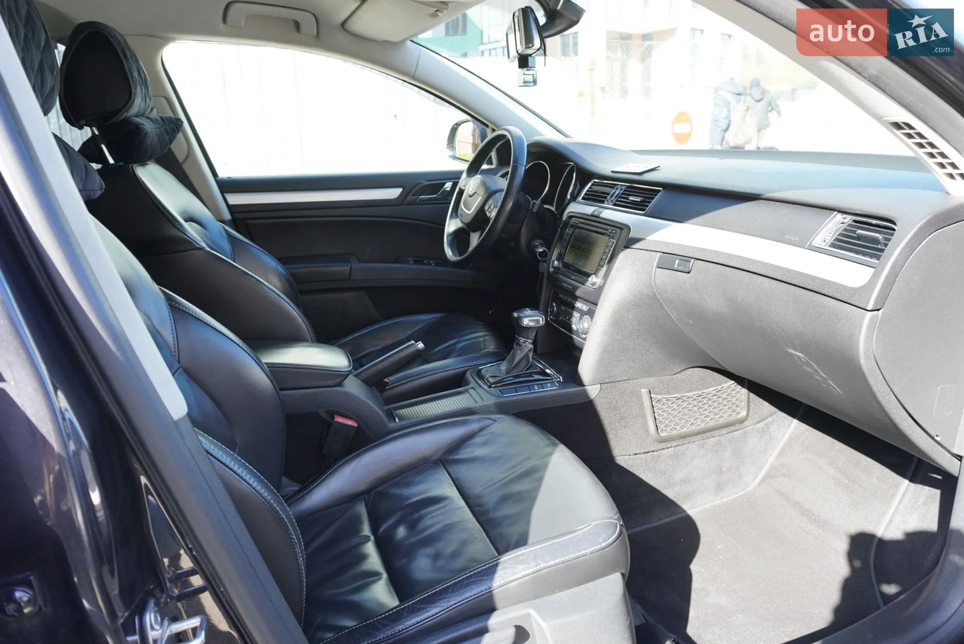 2010 Skoda Superb - мініатюра 30
