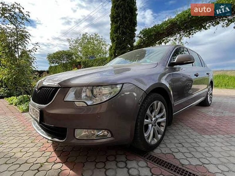 Skoda Superb 2011