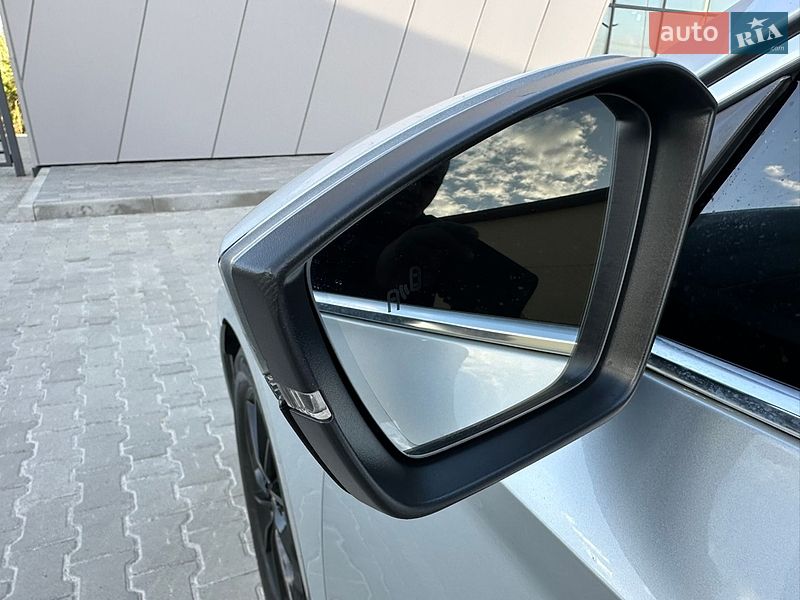 Лифтбек Skoda Superb 2016 в Ужгороде