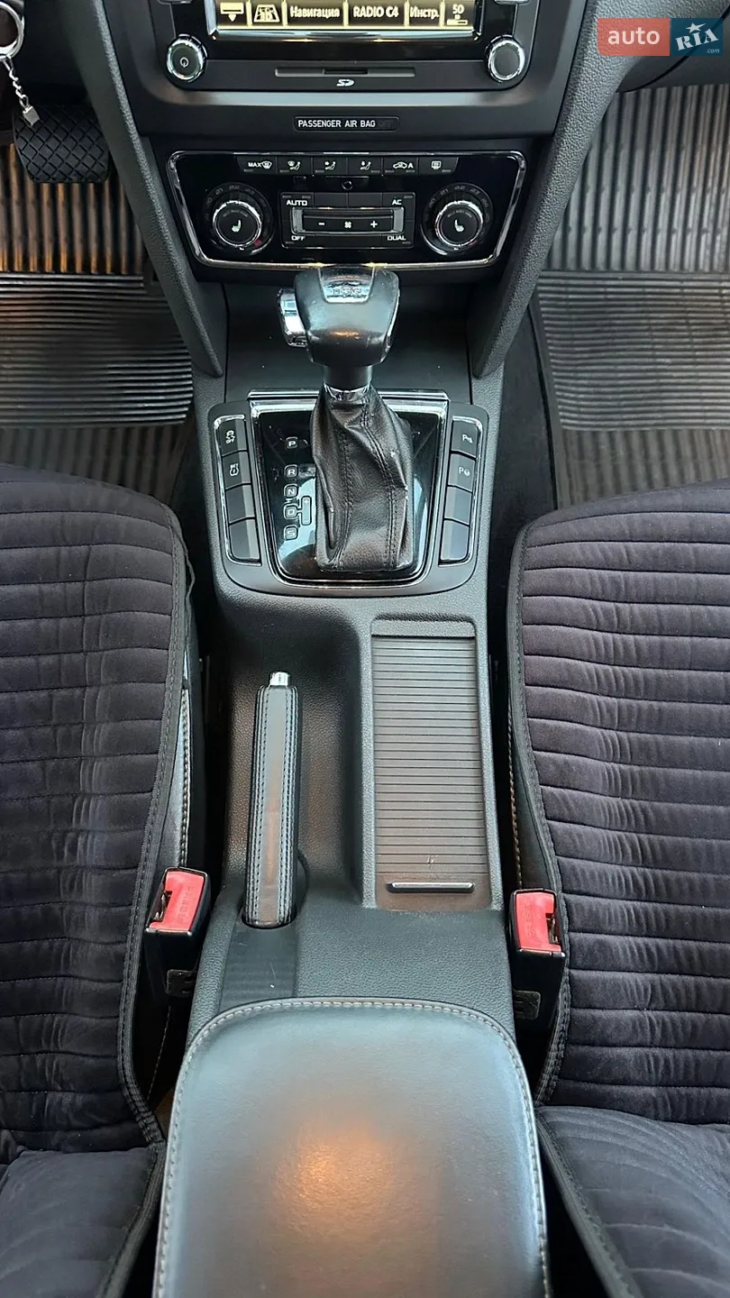 2011 Skoda Superb - мініатюра 10