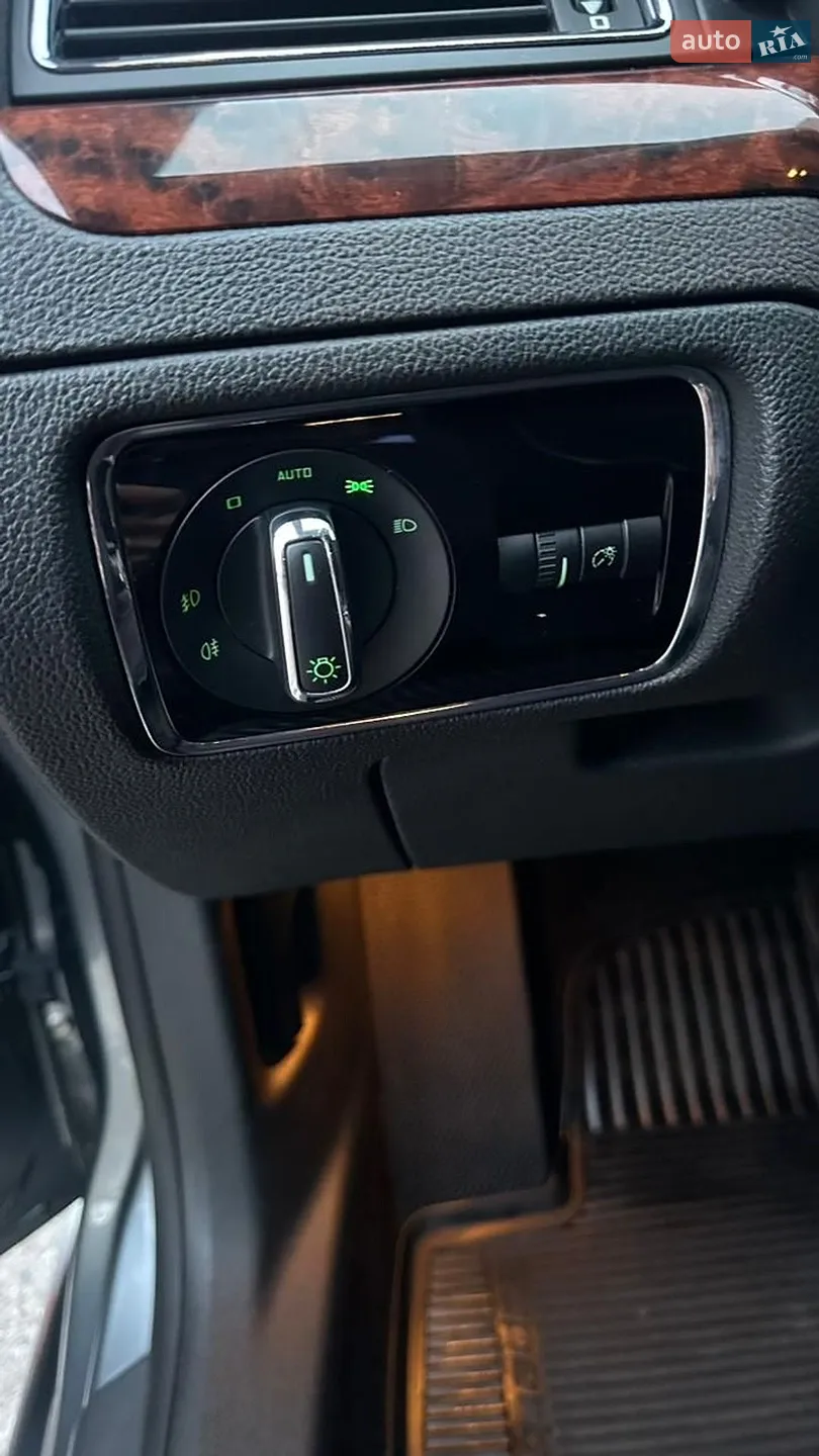 2011 Skoda Superb - мініатюра 17