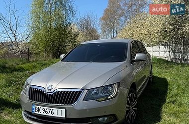 Лифтбек Skoda Superb 2014 в Ровно
