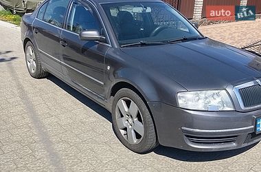 Лифтбек Skoda Superb 2004 в Львове