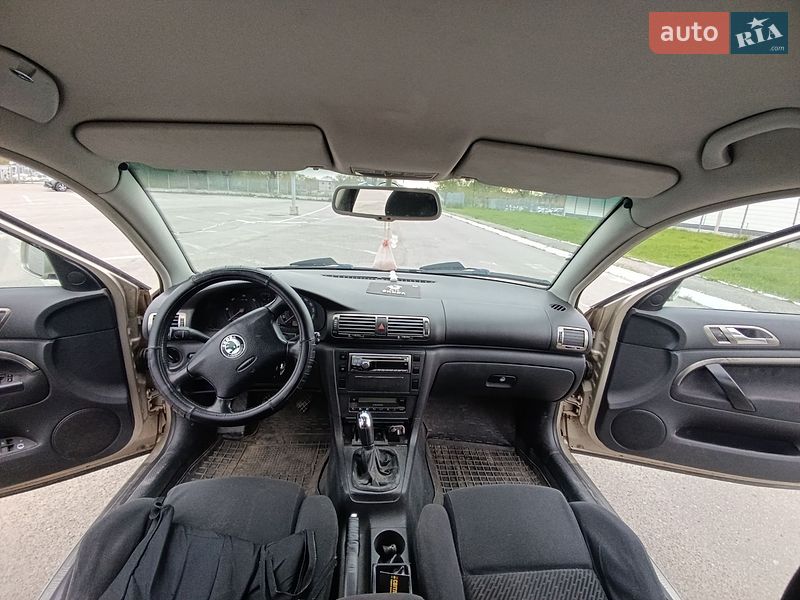 Лифтбек Skoda Superb 2005 в Заставной