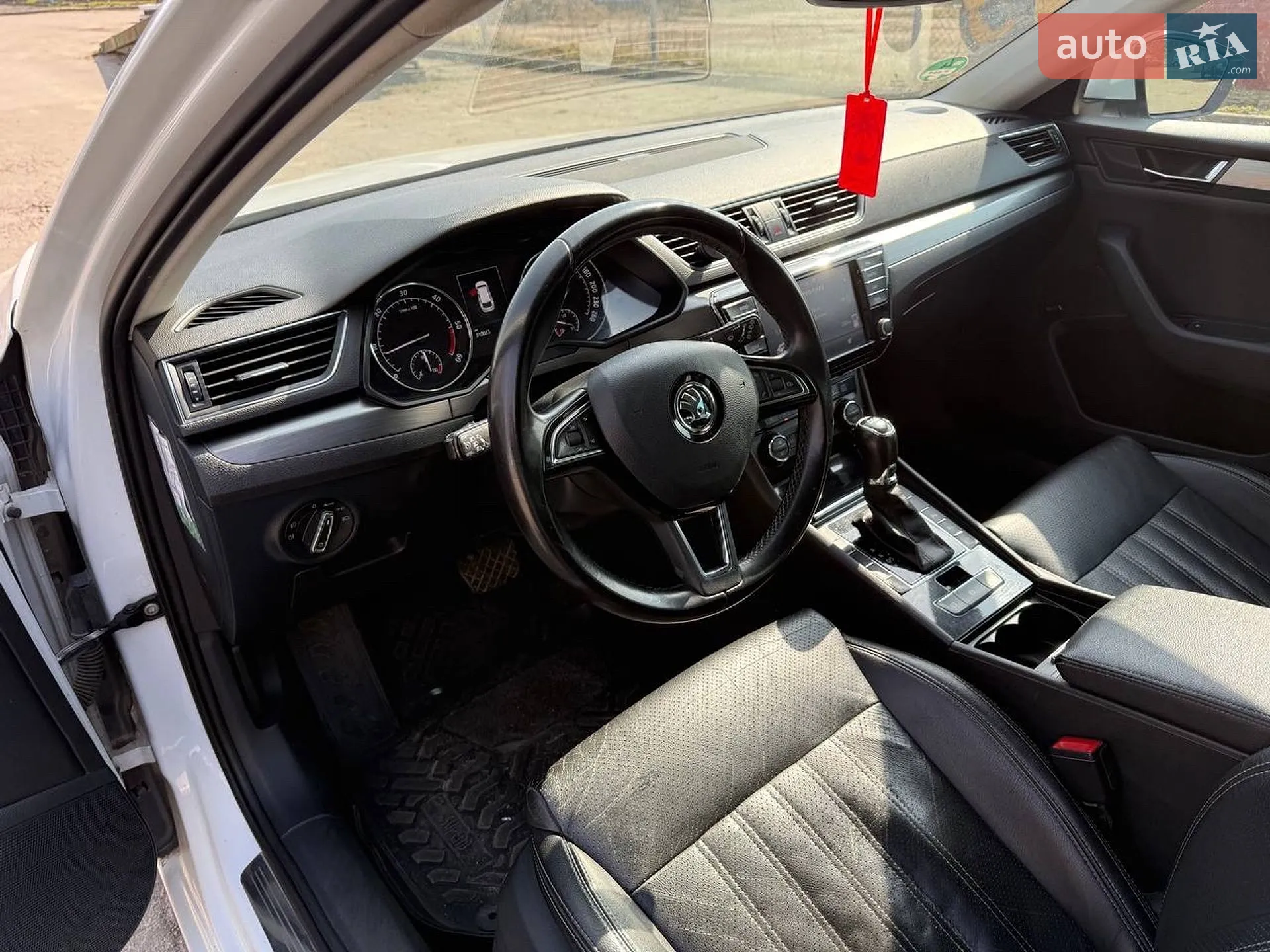 2015 Skoda Superb - мініатюра 8