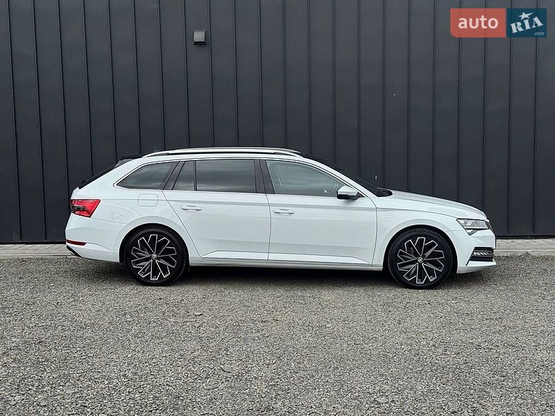 Універсал Skoda Superb 2021 в Луцьку