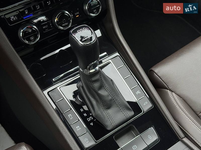 Універсал Skoda Superb 2021 в Луцьку