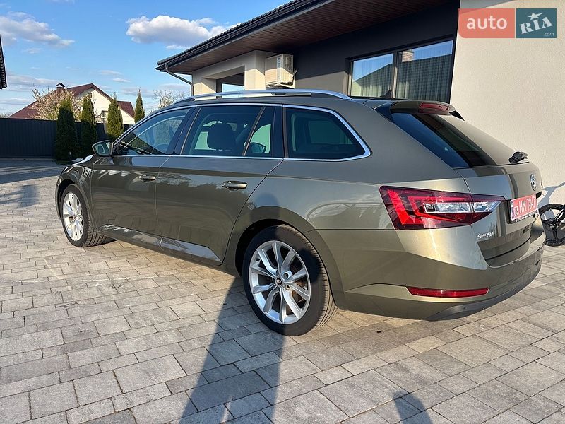 Універсал Skoda Superb 2016 в Нововолинську