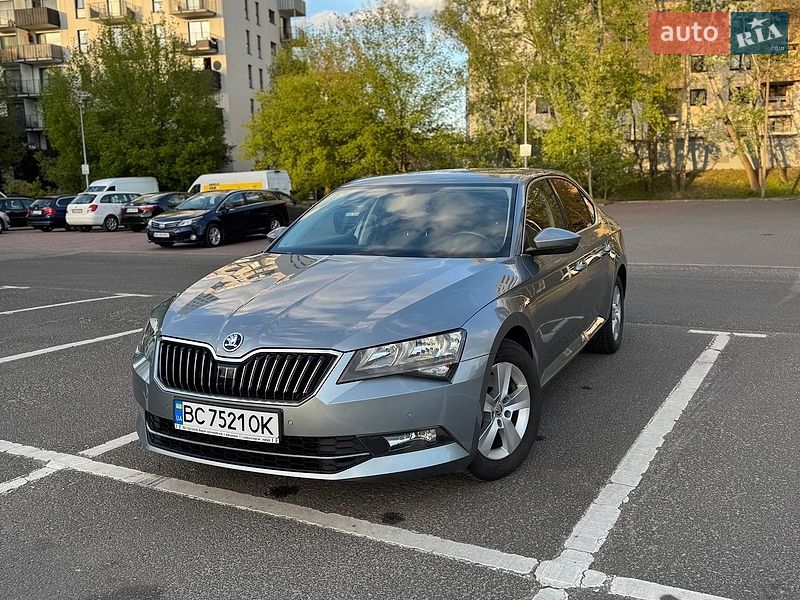 Ліфтбек Skoda Superb 2016 в Львові