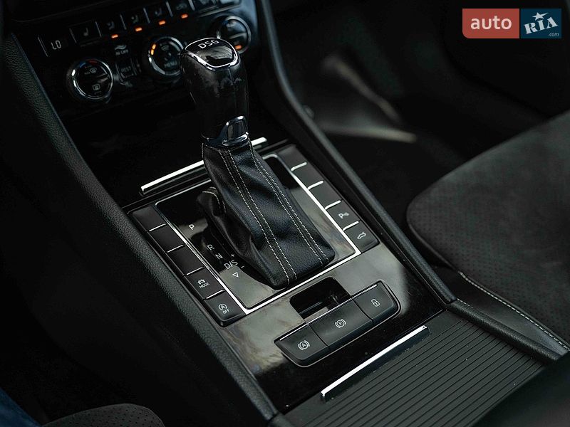 Универсал Skoda Superb 2019 в Черновцах