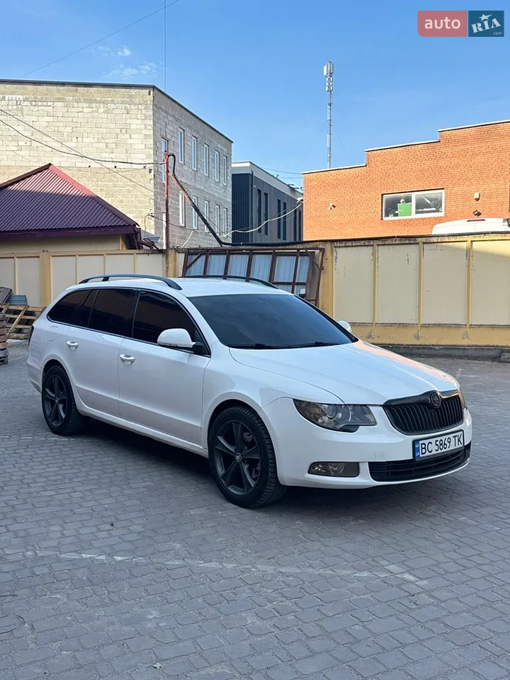2010 Skoda Superb - мініатюра 23