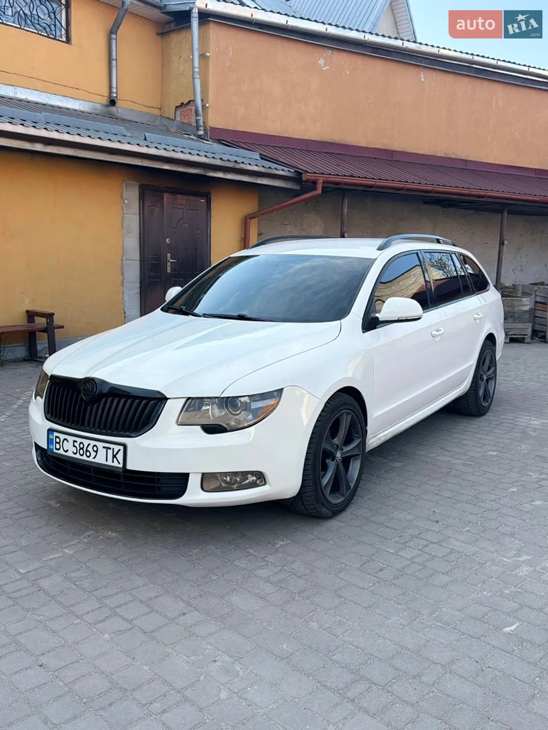 2011 Skoda Superb - мініатюра 3