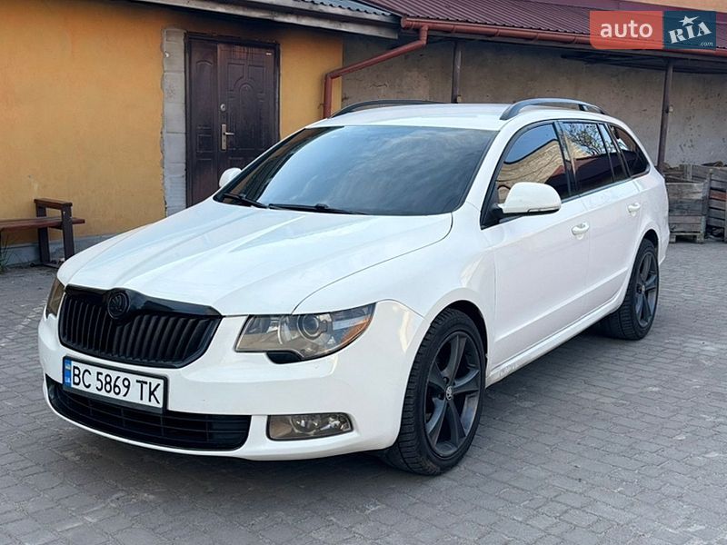 Универсал Skoda Superb 2011 в Львове