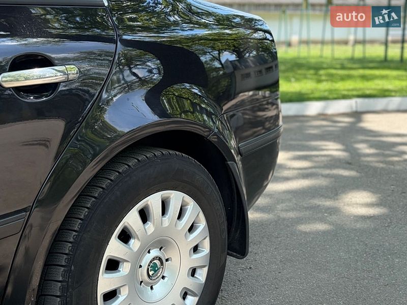 Лифтбек Skoda Superb 2008 в Карловке