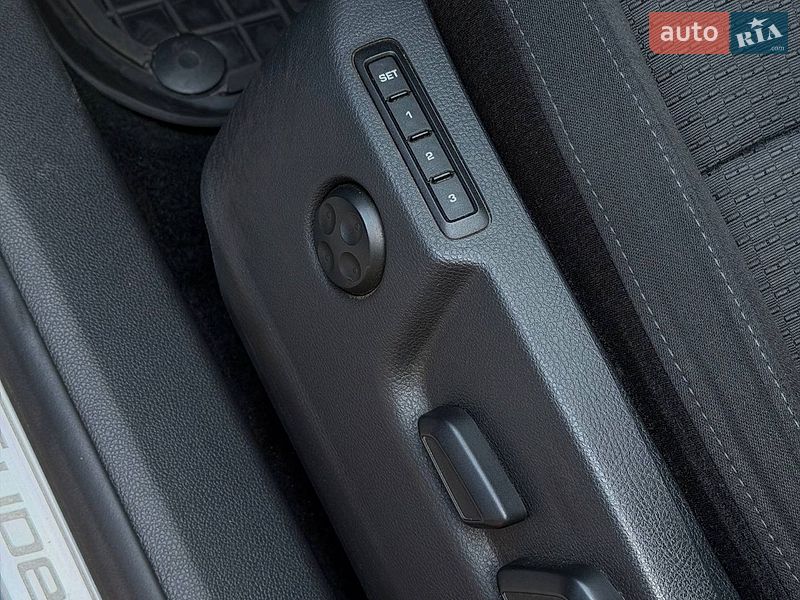 Лифтбек Skoda Superb 2012 в Кривом Роге