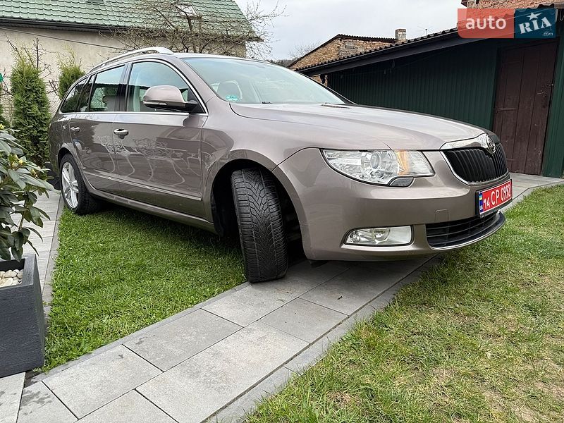 Универсал Skoda Superb 2010 в Рава-Русской