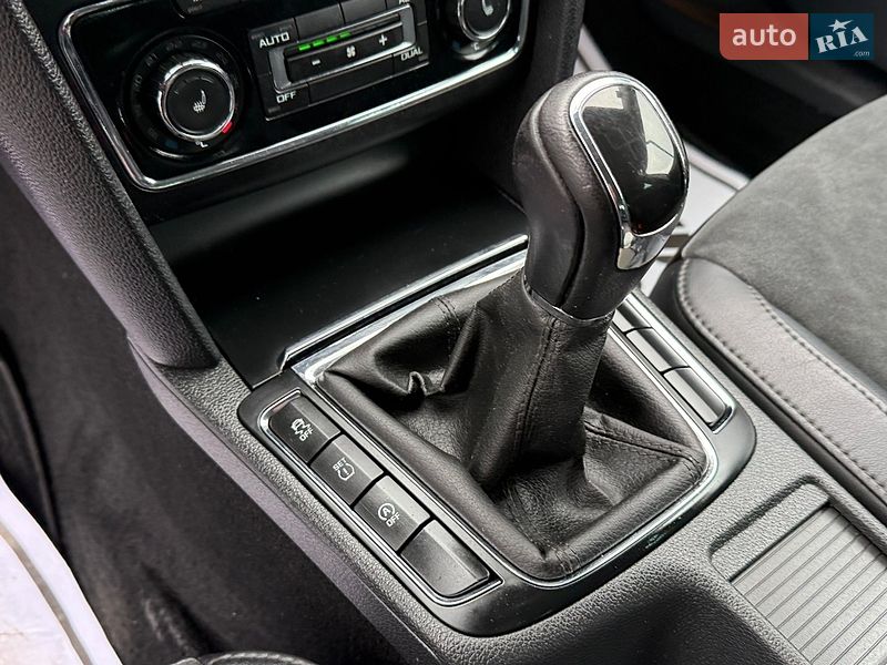 Универсал Skoda Superb 2012 в Стрые