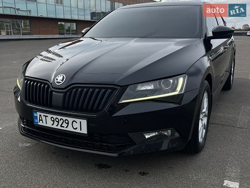 Лифтбек Skoda Superb 2016 в Киеве