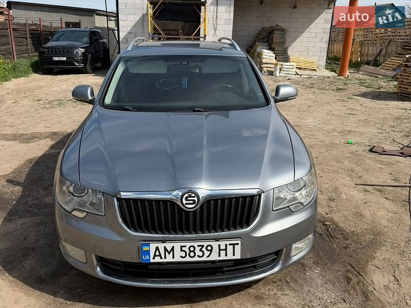 Универсал Skoda Superb 2010 в Гореничах
