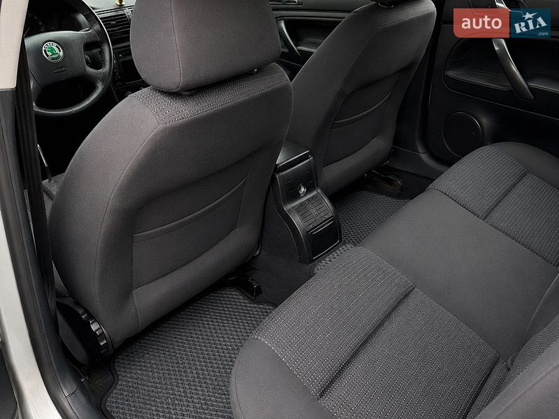 Лифтбек Skoda Superb 2004 в Одессе