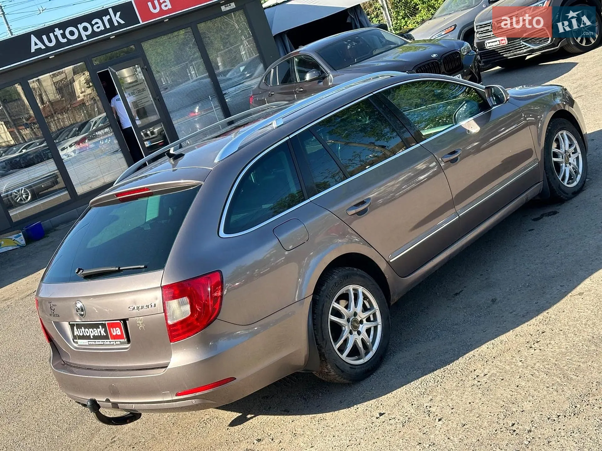 2010 Skoda Superb - мініатюра 12