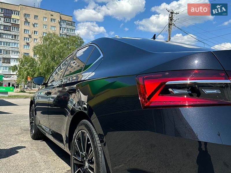 Лифтбек Skoda Superb 2023 в Киеве