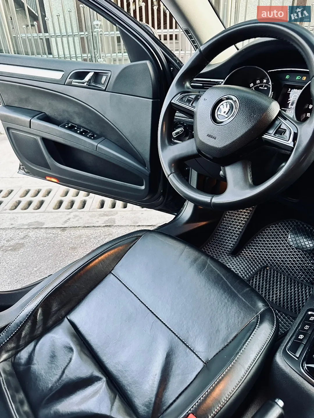 2015 Skoda Superb - мініатюра 100