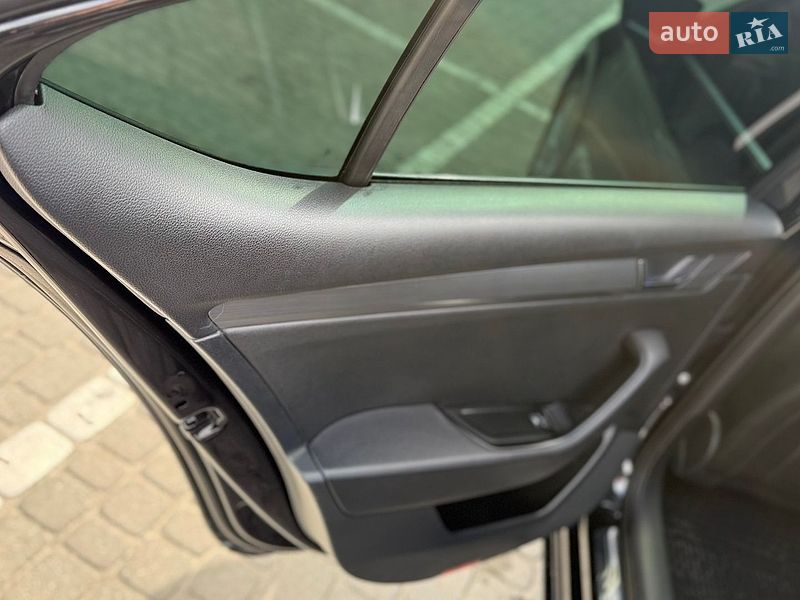 Лифтбек Skoda Superb 2017 в Львове
