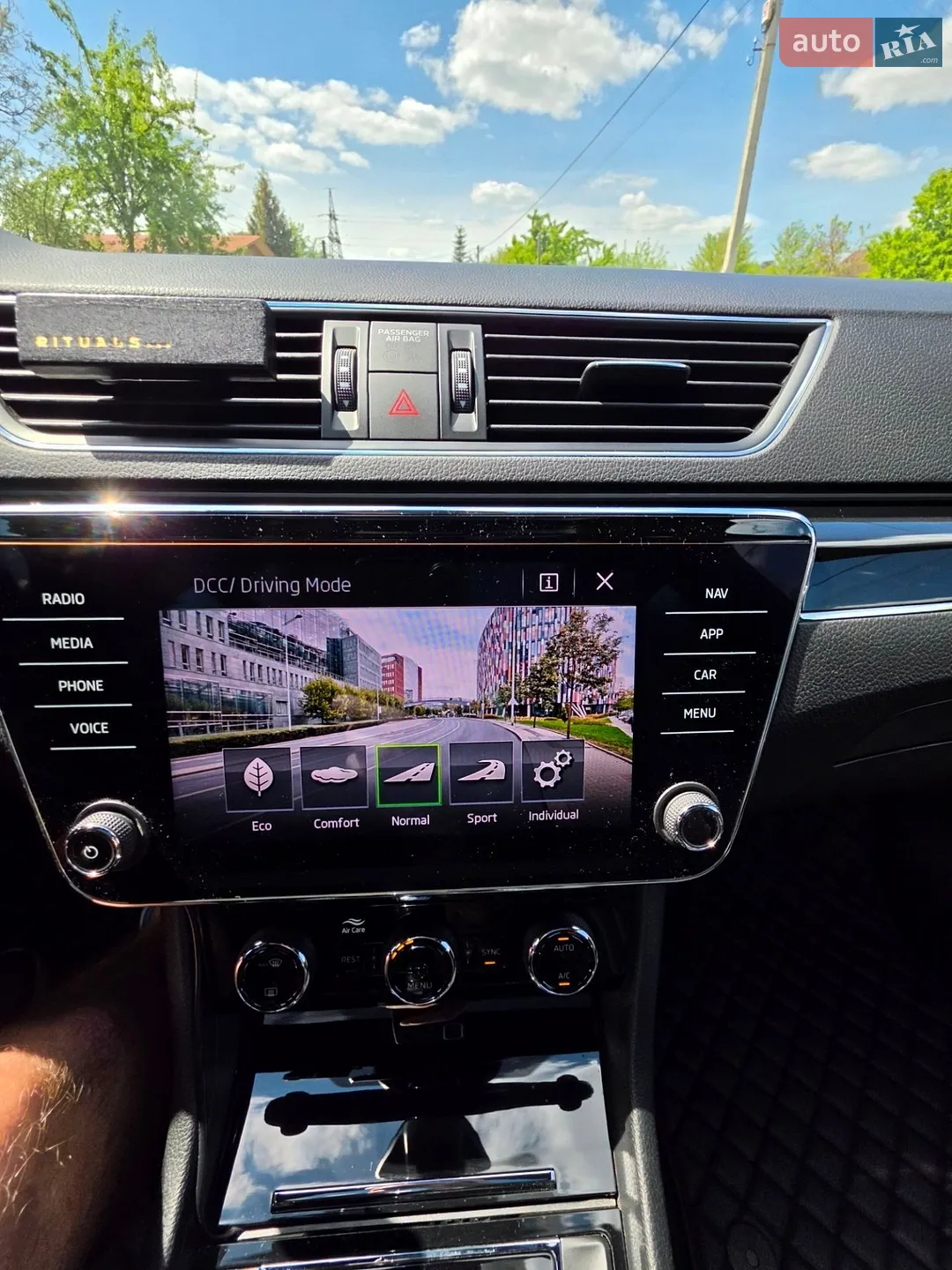 2019 Skoda Superb - мініатюра 28