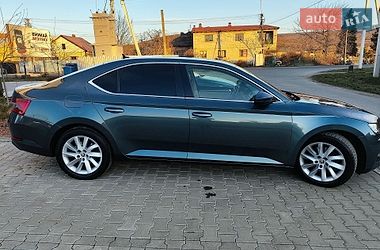 Лифтбек Skoda Superb 2019 в Ужгороде