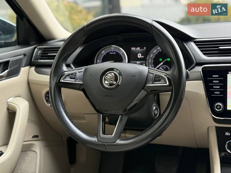 Лифтбек Skoda Superb 2019 в Ужгороде