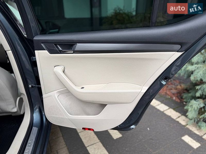 Лифтбек Skoda Superb 2019 в Ужгороде