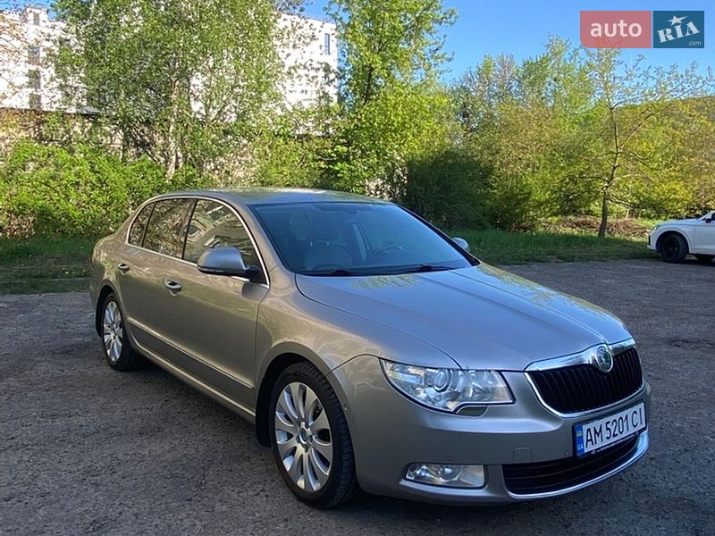 Лифтбек Skoda Superb 2012 в Львове