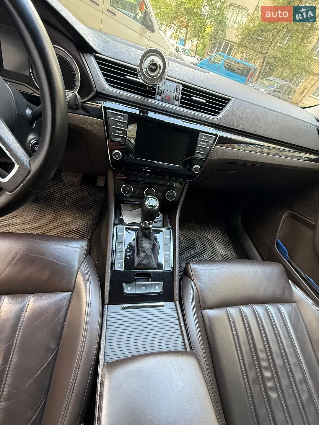 2015 Skoda Superb - мініатюра 10