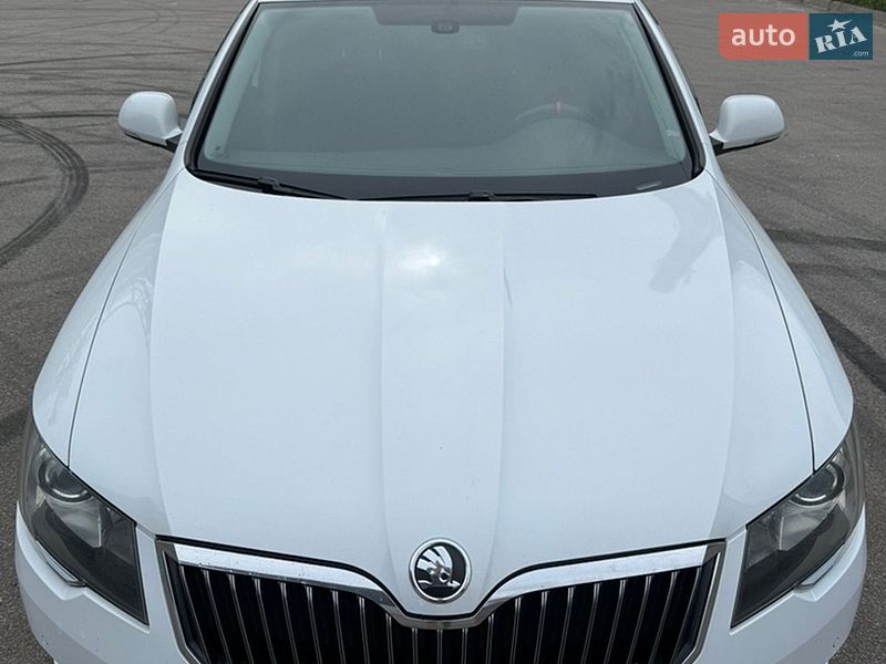 Універсал Skoda Superb 2014 в Києві