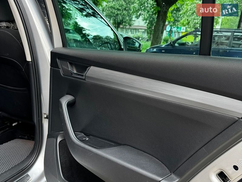 Універсал Skoda Superb 2016 в Тернополі