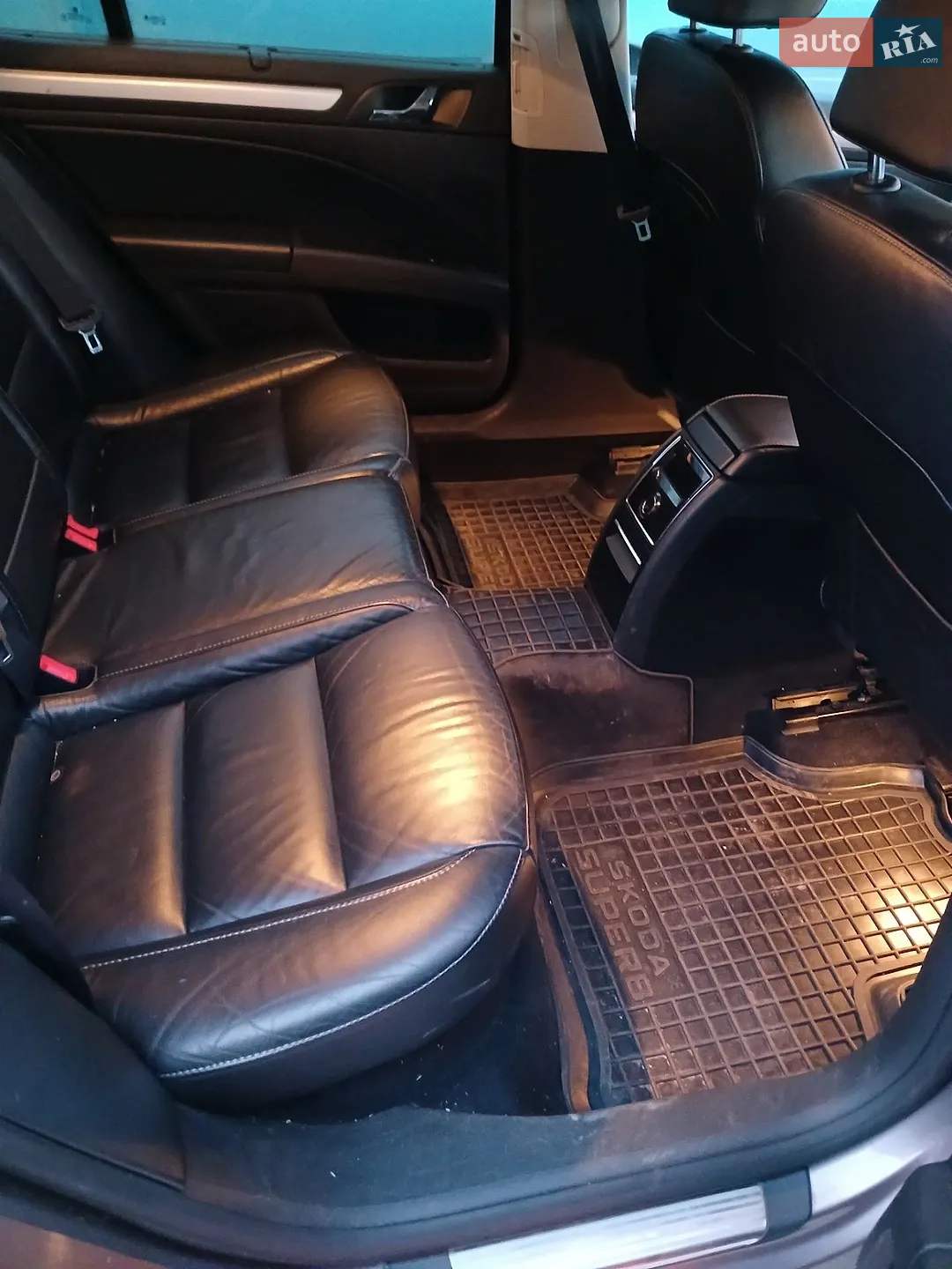 2010 Skoda Superb - мініатюра 9