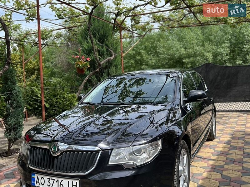 Лифтбек Skoda Superb 2011 в Ужгороде