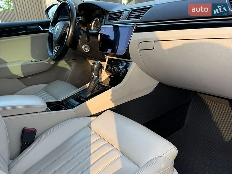 Универсал Skoda Superb 2017 в Дрогобыче