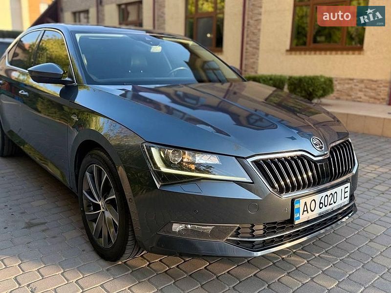 Лифтбек Skoda Superb 2016 в Ужгороде