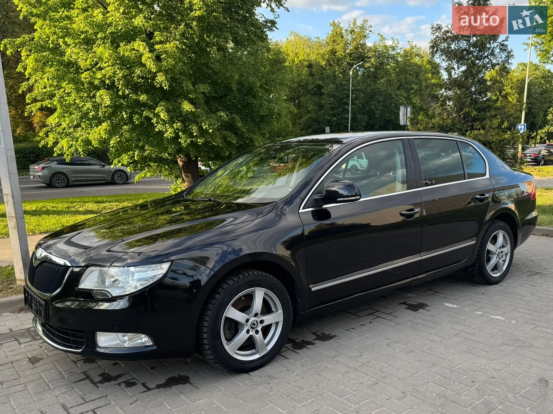 2011 Skoda Superb - мініатюра 3